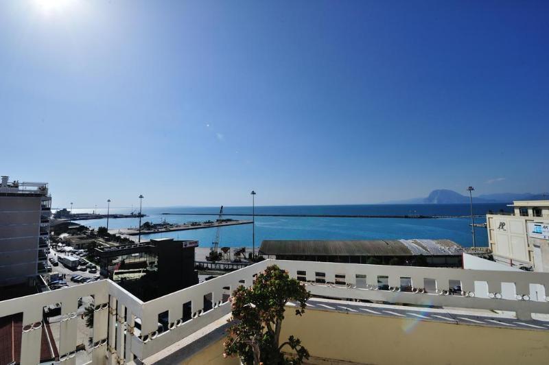 Adonis City Hotel Patras Exterior photo